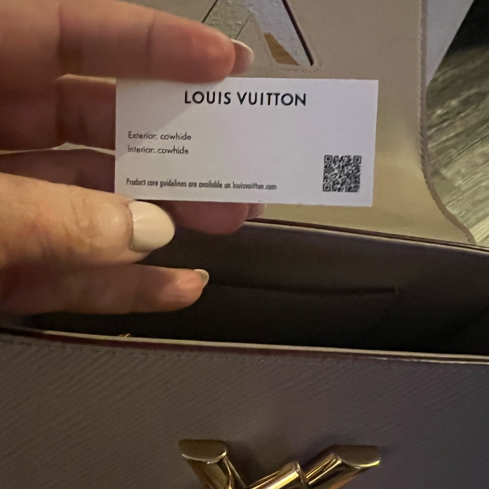 Louis Vuitton authentic twist purse - Picture 5 of 12